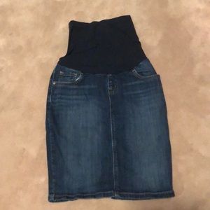 A Pea In The Pod Denim Skirt